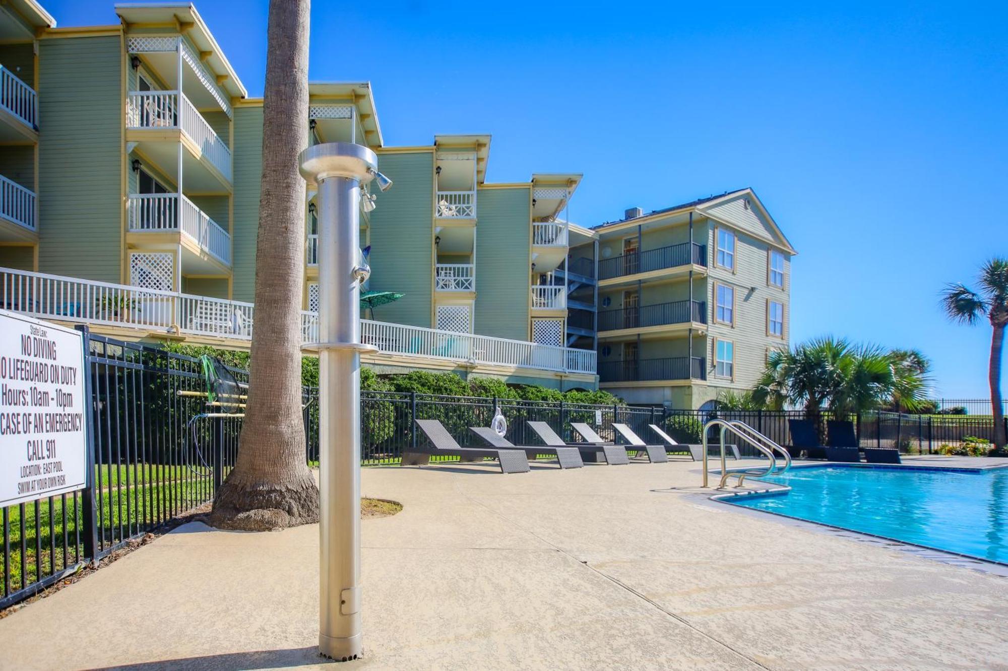 Sea-Renity Heated Pools Steps To The Beach ガルベストン エクステリア 写真