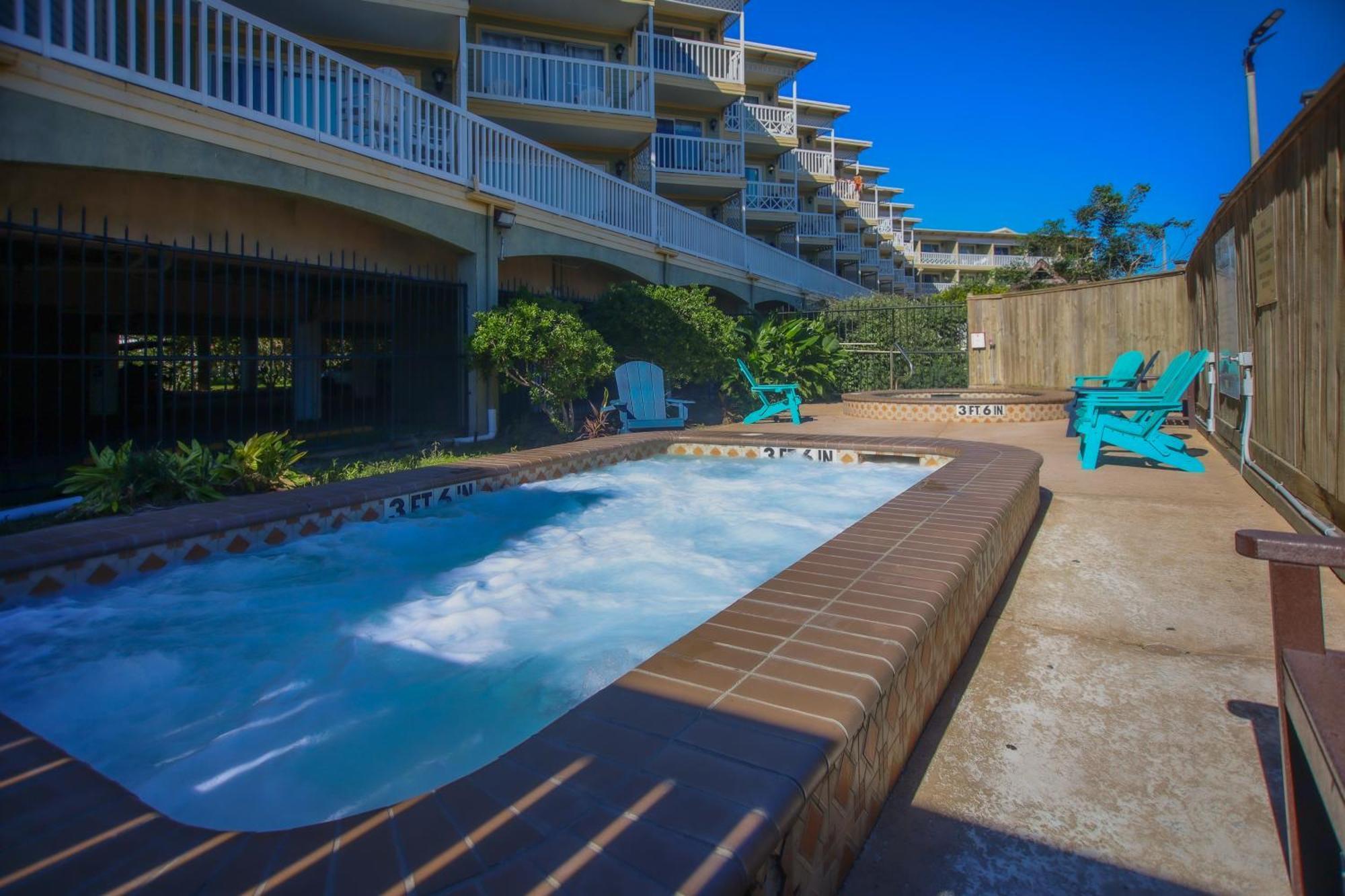 Sea-Renity Heated Pools Steps To The Beach ガルベストン エクステリア 写真